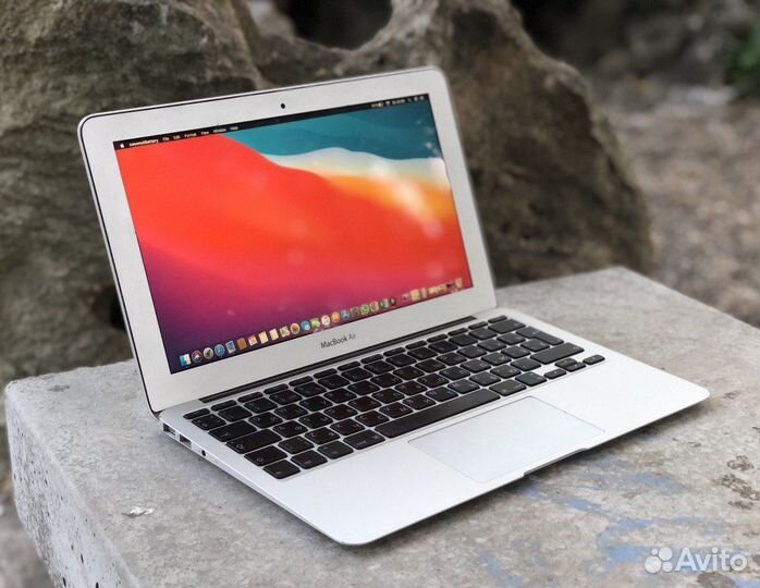 Ультратонкий ноутбук Apple MacBook Air 11 Core i5