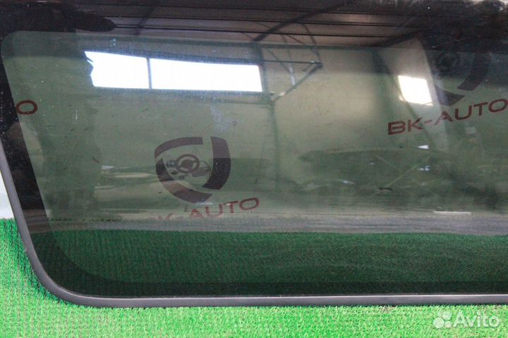 Заднее боковое стекло Chevrolet Suburban GMT800