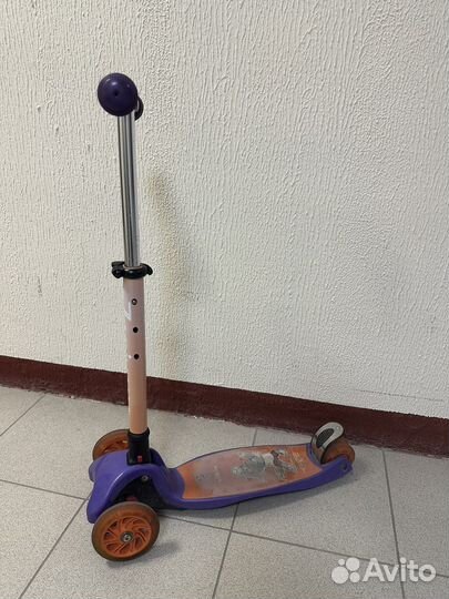 Самокат трехколесный
