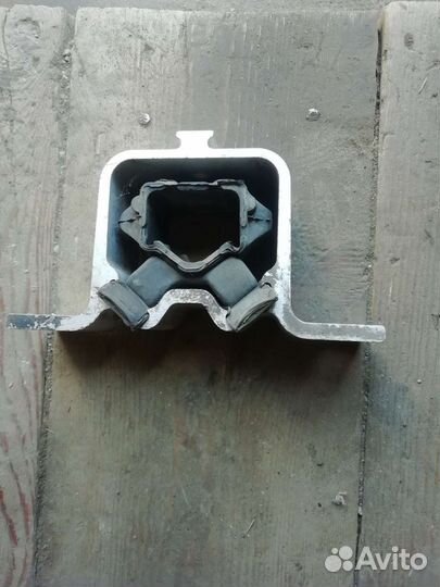 Опора двигателя рено логан1