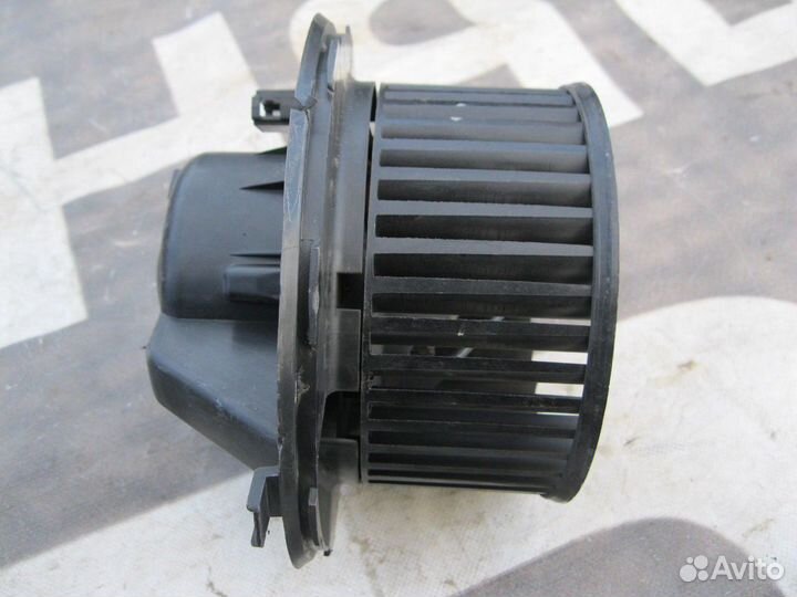 Мотор отопителя Пежо Peugeot. Новый Аналог