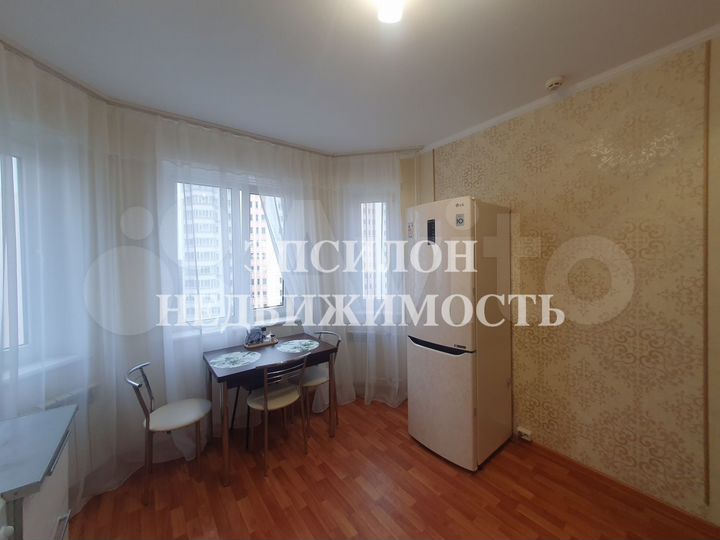 2-к. квартира, 57,4 м², 8/17 эт.