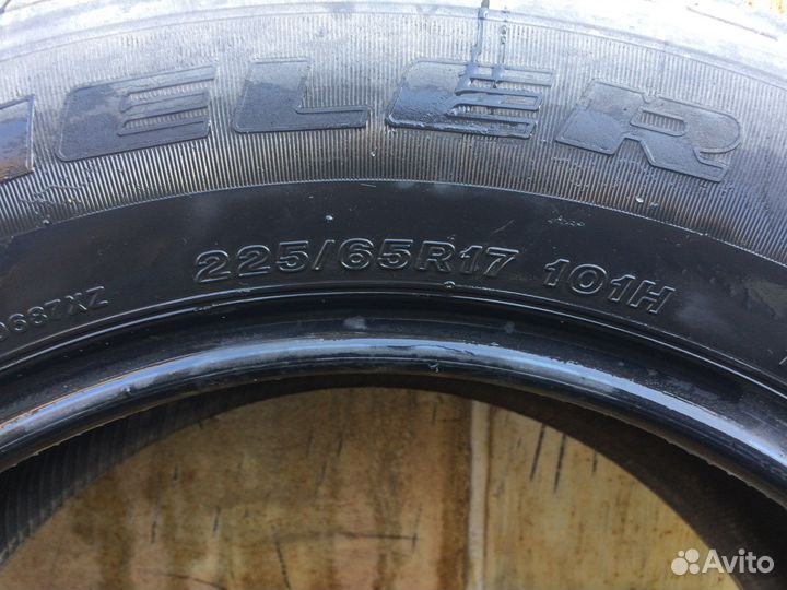 Bridgestone Dueler H/T D687 225/65 R17