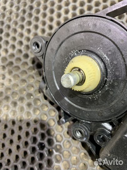 Моторчик стеклоподъемника передний левый Кайрон