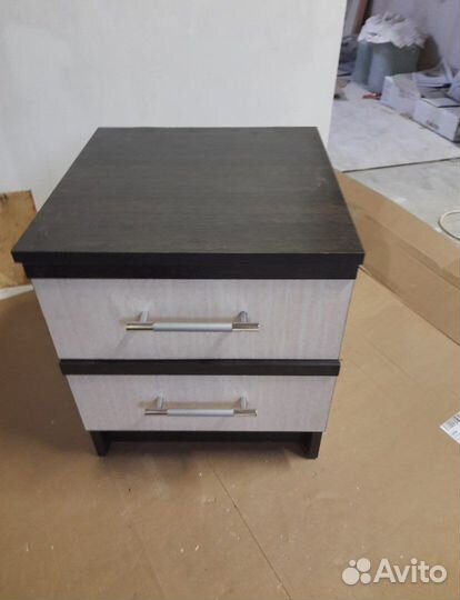 Тумба прикроватная