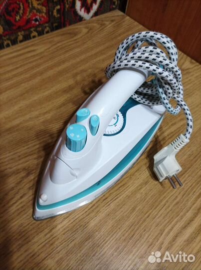 Утюг с отпаривателем