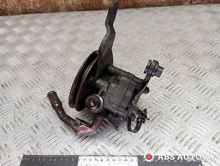 Насос гидроусилителя руля Mazda 323 5 1996
