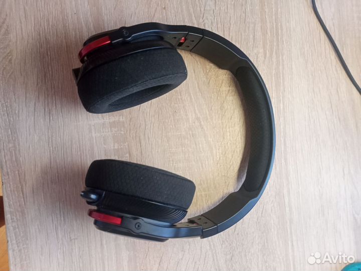 Беспроводные наушники bloody