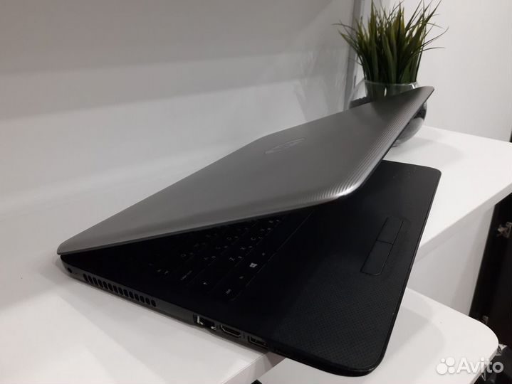 Ноутбук HP i5-5200 Radeon R5 M330 2GB