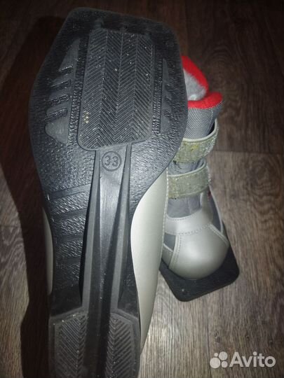 Коньки детские раздвижные 33 -36, и лыжные ботинки