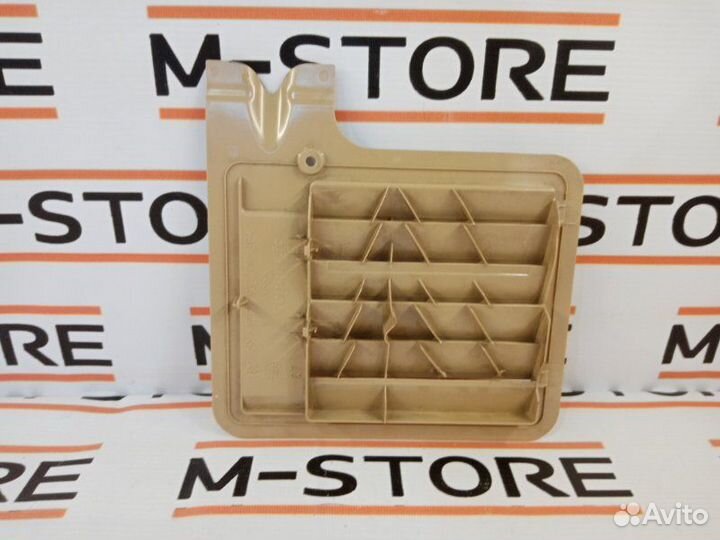 Решетка вентиляционная задняя левая Mercedes-Benz