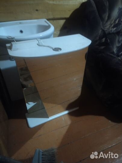 Полка настенная для ванной с подсветкой