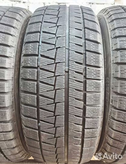 Bridgestone Blizzak Revo GZ 215/50 R17 98T
