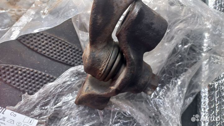 Рычаг нижний правый Mazda 6 GH под восстановление