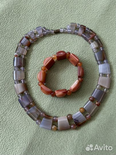 Бусы и браслет из натуральных камней