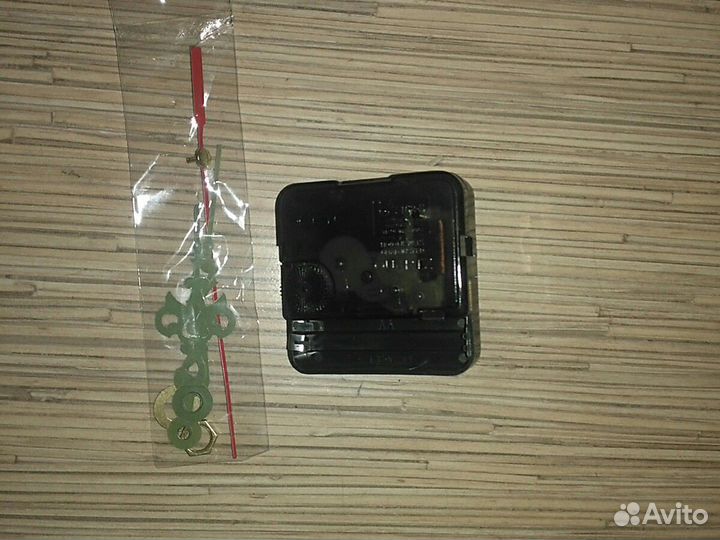 Часовой кварцевый механизм