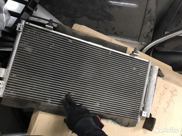 Радиатор кондиционера Субару Форестор