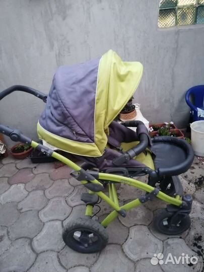 Коляска и стульчик для кормления