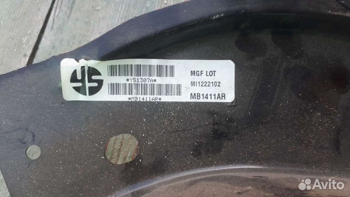 Передняя правая панель