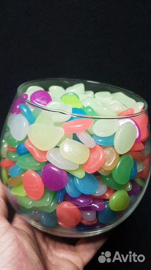 Камни светящиеся в темноте пластик 50 штук