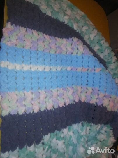 Пушистый плед ручной работы