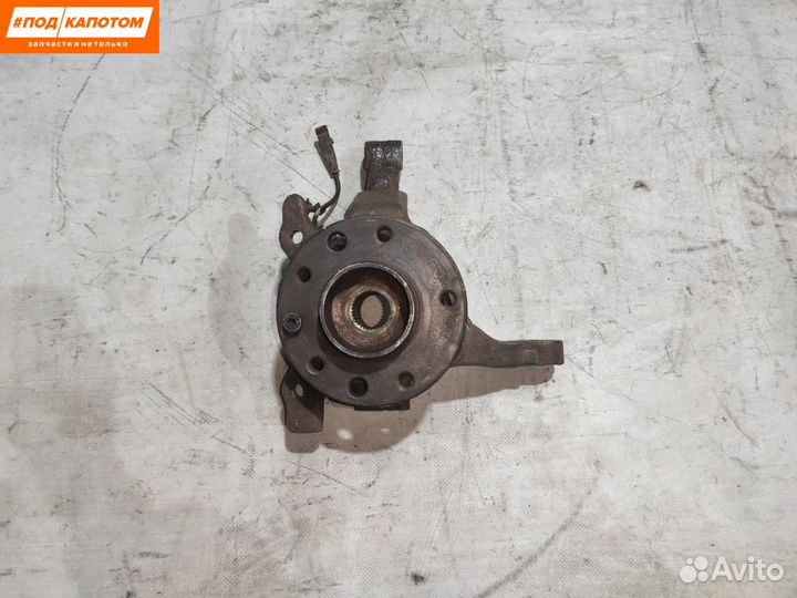 Кулак передний левый Opel Astra H 2006