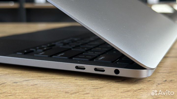 MacBook Pro 2020 16/512 space gray