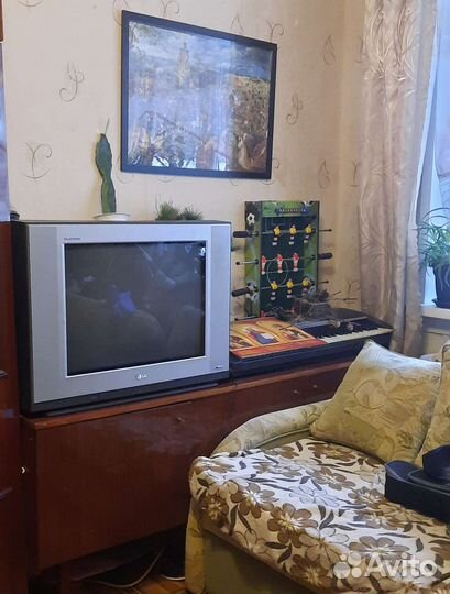 Отдам советская тумба трехдверная