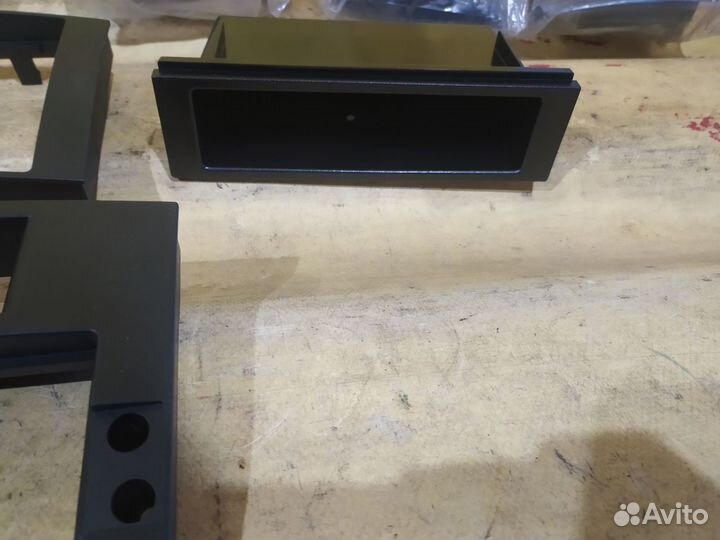 Накладка рамка магнитолы wv touareg 10-18