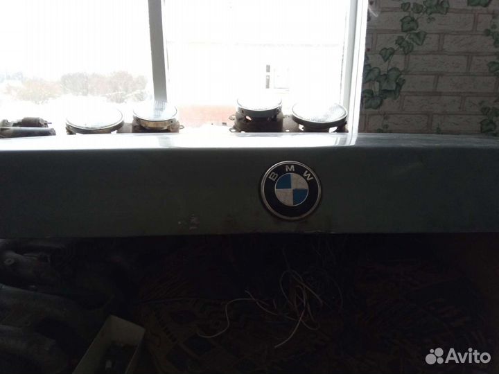 Крышка багажника BMW 525 e28