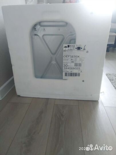 Новый духовой шкаф Electrolux