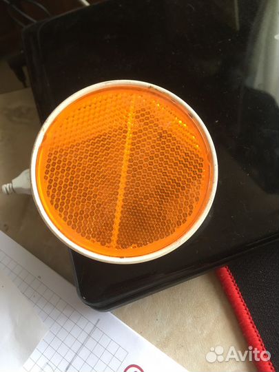 Поворотник, катафот Ява