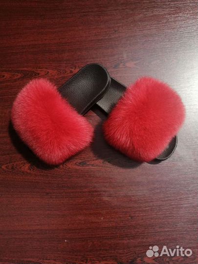 Меховые тапочки