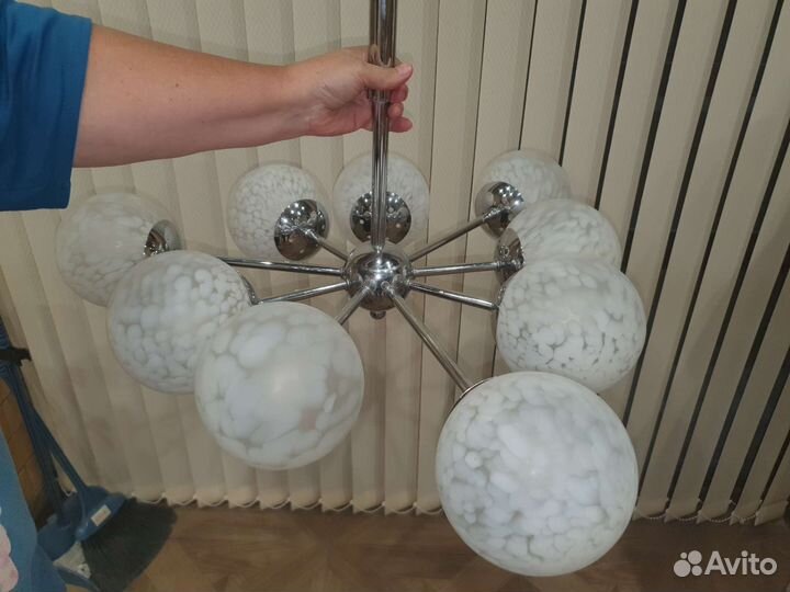 Люстры и 2 светильника