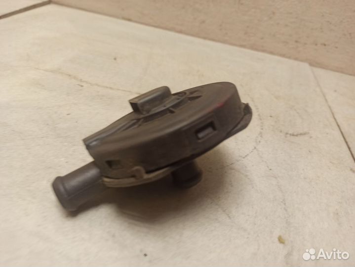 Клапан вентиляции картера