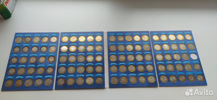 Альбом с юбилейными монетами 10 биметаллические