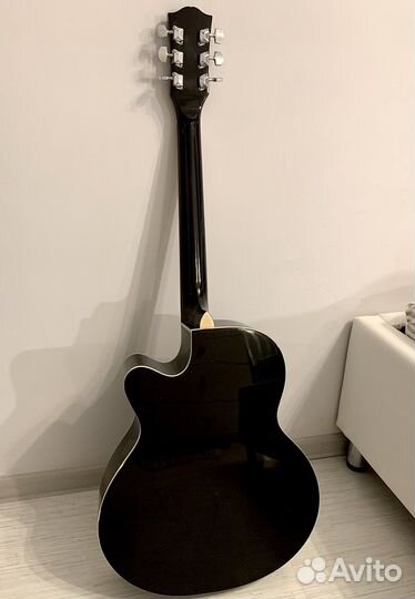 Акустическая гитара