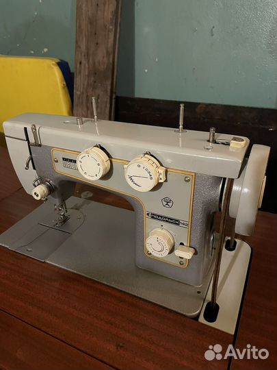 Швейная машина Подольск 142
