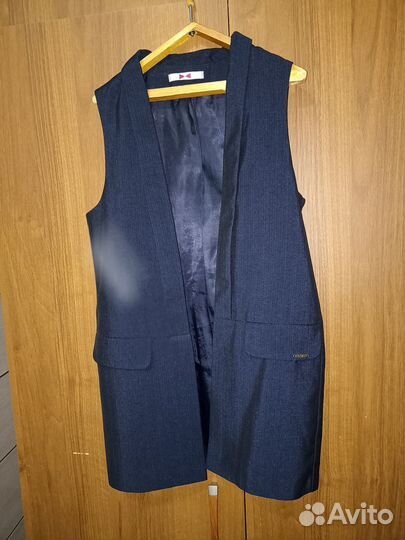 Продам школьную форму для девочки Виталий классик