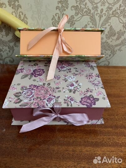 Свадебные аксессуары и 2 бокала. За всё цена