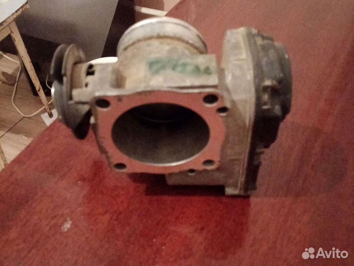 Дроссельная заслонка Audi A4 Passat B5 058133063E