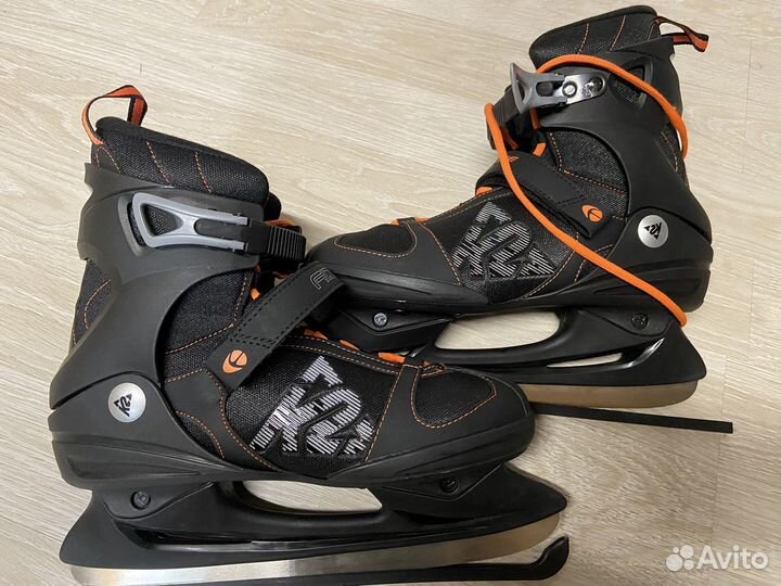 Коньки хоккейные