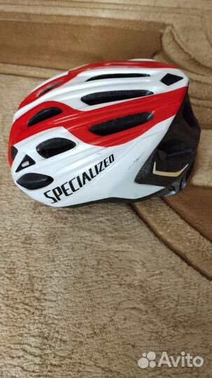 Велошлем specialized