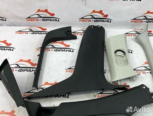 Обшивка салона правая Peugeot 308 хэтчбек EP6C