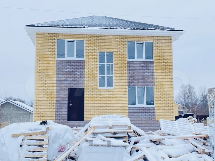 Дом 190 м² на участке 7 сот.