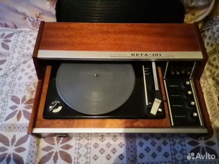 Проигрыватель Вега-101