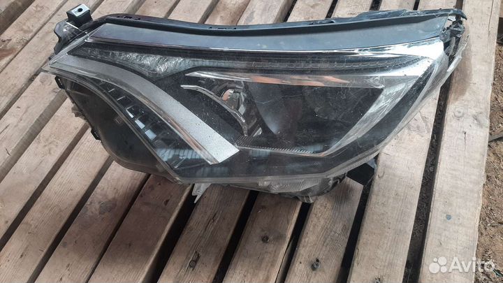 Решетка бампера передняя Toyota rav 4 CA40