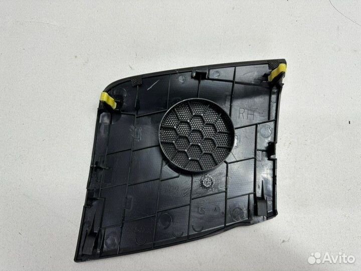 Сетка динамиков панели передняя правая Toyota