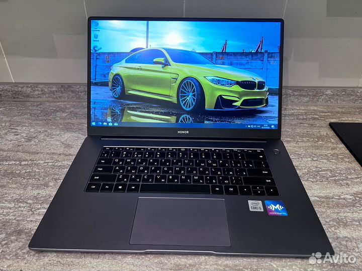 В идеале Honor Ryzen 5-3500U/SSD 512/IPs/15.6