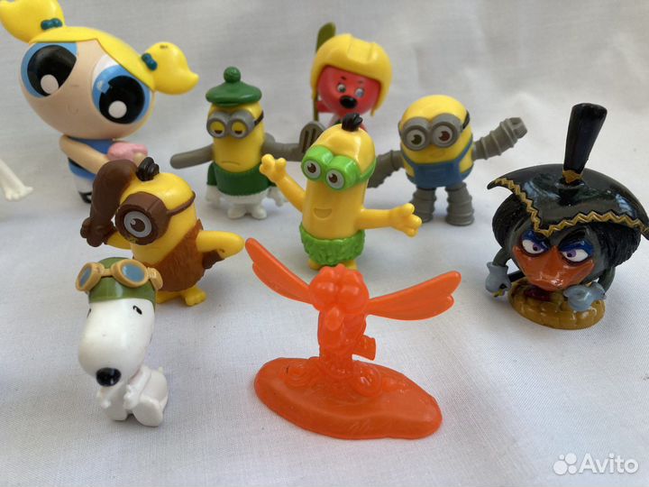 Игрушки пакетом из макдоналдс миньоны